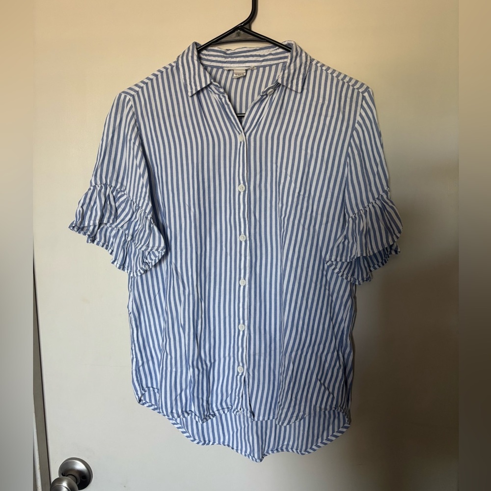 beachlunchlounge Blue and White Casual Button Down Shirt